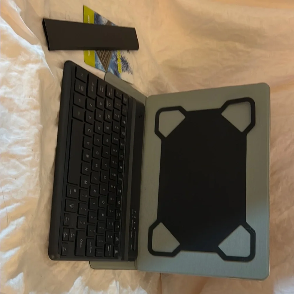 Edge Black Tablet Keyboard for Enhanced Productivity